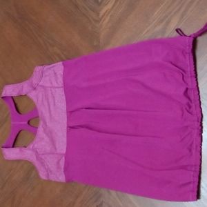 Old Navy Women Tank Top. Color Purple. Size S.